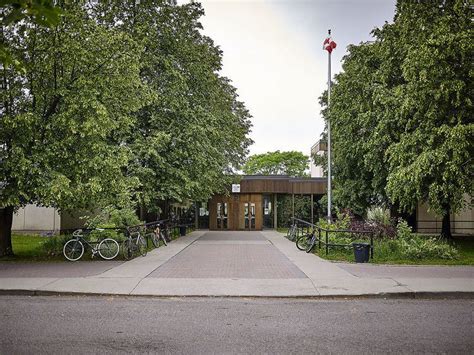 Colonel By Secondary School .